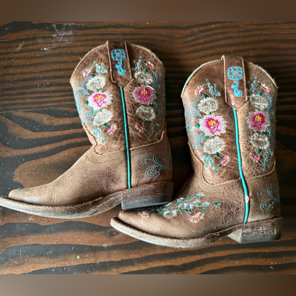 Embroidered Floral Heeled Boots
